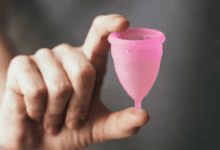 मेंस्ट्रुअल कप क्या है? और इसका इस्तेमाल कैसे करते हैं - Menstrual Cup And Its Uses In Hindi